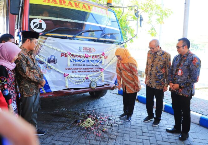 
Nilai Ekspor Jatim Januari-April 2025 Tembus USD 8,31 Miliar, Gubernur Khofifah Optimis Industri Produk Lokal Tumbuh Signifikan