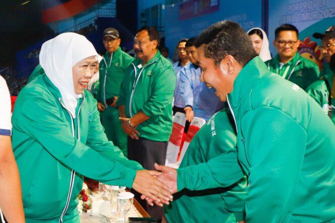 
Porprov IX Jatim 2025 Resmi Dibuka, Gubernur Khofifah Ajak Atlet Tunjukkan Performa Terbaik, Semangat Juang Tinggi dan Sportivitas