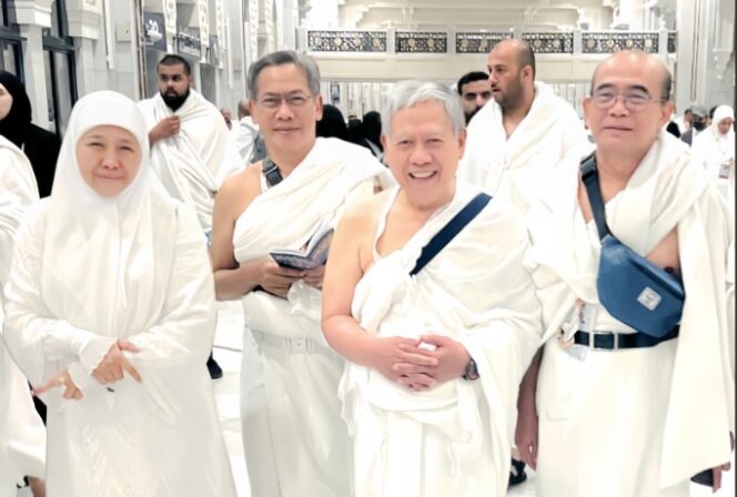 
					Usai Wukuf, Khofifah Ke Muzdalifah Sampai Tengah Malam, Kemudian Lempar Jumrah Aqobah di Mina dan Thowaf Ifadhah