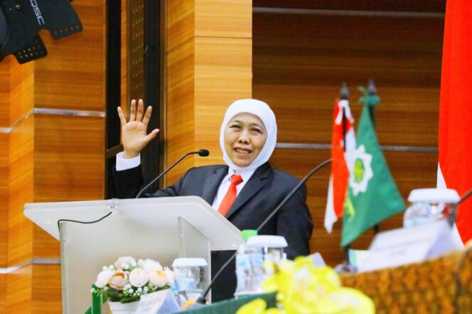 
Tiga Penerima Beasiswa Pemprov Jatim Raih Gelar Doktor dari UINSA, Gubernur Khofifah: Investasi SDM Strategis untuk Indonesia Emas 2045