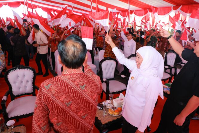 
					Salurkan BLT Rp 5,57 Miliar untuk 4.207 Buruh Rokok di Surabaya, Gubernur Khofifah: Wujud Negara Hadir Sejahterakan Pekerja Industri Hasil Tembakau