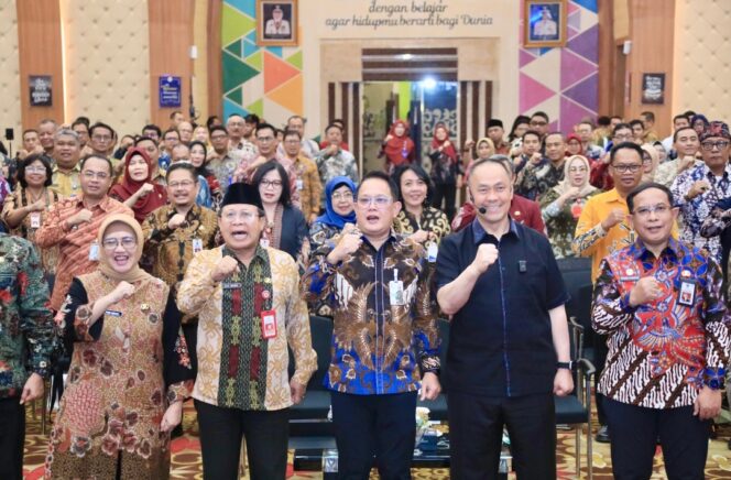 
Kukuhkan Komitmen Penyiapan Pemimpin ASN Masa Depan, Pemprov Jatim Perkuat Pemetaan Talent DNA Berbasis AI