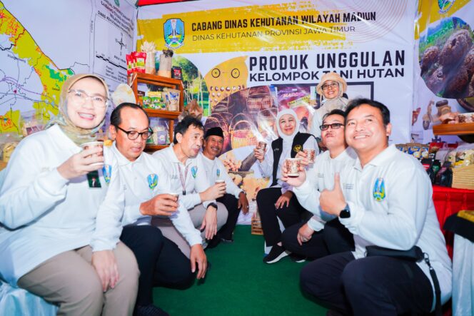 
					Gubernur Khofifah Apresiasi Nilai Transaksi Ekonomi Kelompok Tani Hutan Jatim Tertinggi Se Indonesia