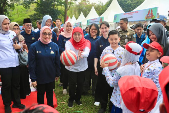 
					Peringati Hari Anak Nasional 2025 bersama Menteri PPPA, Gubernur Khofifah: Anak Jatim Harus Tumbuh dengan Bahagia dan Bebas dari Kekerasan