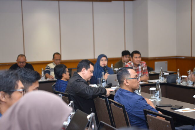 
					Tidak Ada Kurikulum Baru, Kemendikdasmen Tegaskan K13 dan Merdeka masih Berlaku