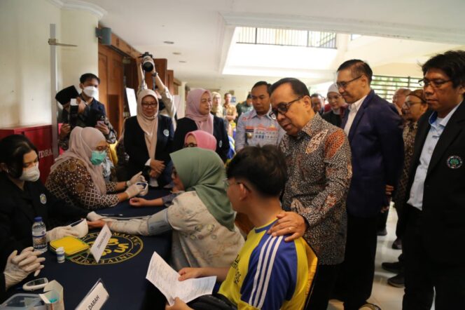 
Peringati HAN 2025, Menko PMK Ajak Anak Hidup Sehat dan Bijak Berteknologi