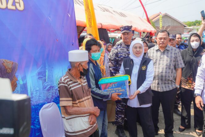
Kolaborasi Dengan Lantamal V Surabaya Dalam Program Rutilahu, Gubernur Khofifah: Capai 8.027 Unit Rumah, Bakti TNI AL Bersama Pemprov Jatim