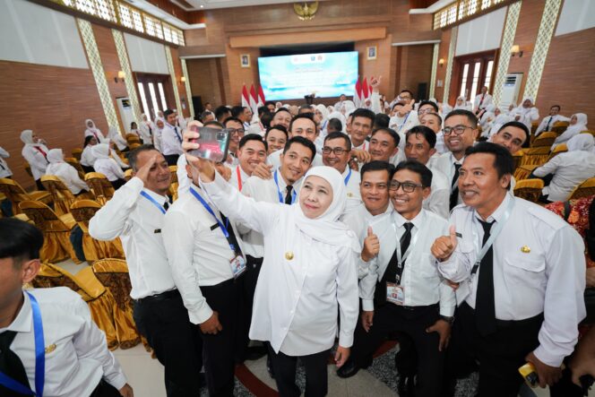 
					HUT Ke-68 LAN RI Jadi Momentum Reformasi Birokrasi, Gubernur Khofifah Komitmen Wujudkan ASN Profesional, Kompeten dan Berintegritas
