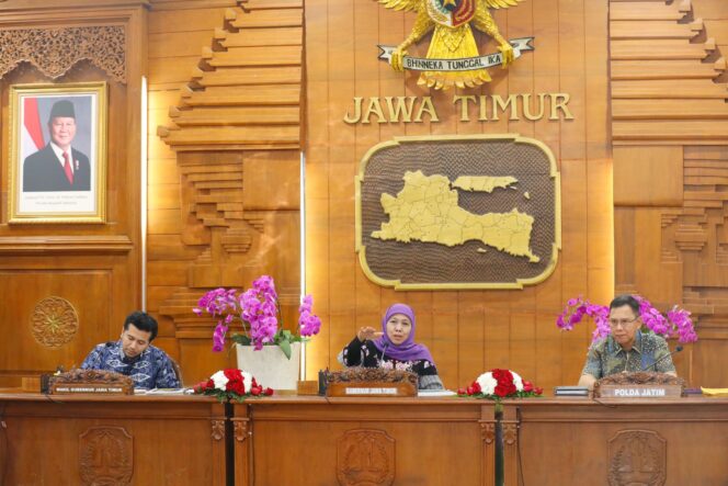 
					SE Bersama Gubernur, Pangdam dan Kapolda Terkait  Penggunaan Pengeras Suara Resmi Berlaku di Jawa Timur, Gubernur Khofifah: Patuhi Aturan, Jaga Ketertiban dan Ketentraman di Masyarakat