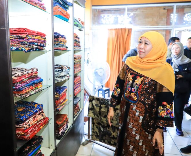 
					Dukung dan Kuatkan UKM Industri Batik di Jatim, Gubernur Khofifah: Cintai dan Promosikan Batik Tulis Sampang Sebagai Pesona Warisan Budaya Luhur Madura