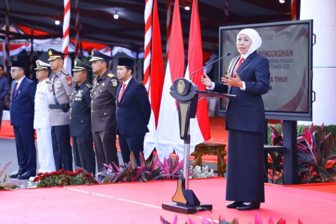 
					Gubernur Khofifah Kukuhkan 76 Anggota Paskibraka Jawa Timur, Teguhkan Dedikasi Terbaik untuk Merah Putih dan Negara