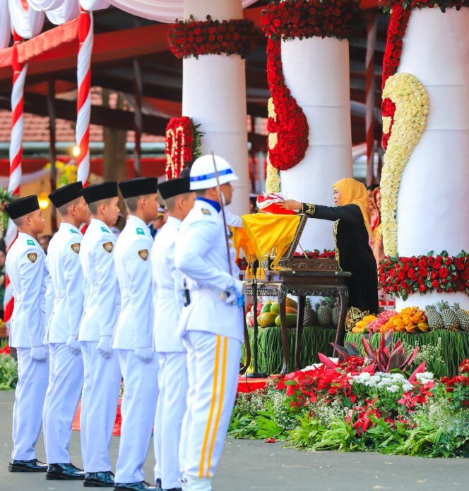
					Apresiasi Paskibraka dan Pendukung  Acara HUT Ke-80 RI, Gubernur Khofifah: Jadilah Anak Terbaik di Negeri Ini, Jaga Persatuan dan Terus Cintai NKRI.