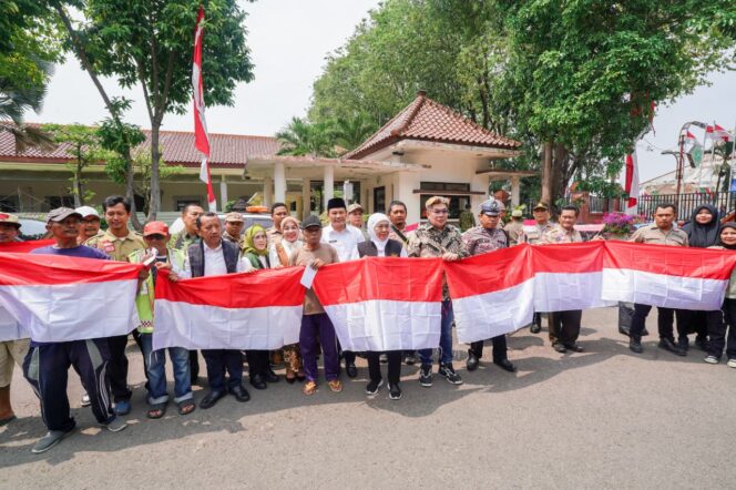 
					Gubernur Khofifah Salurkan Bantuan Sosial  Rp 4,9 Miliar Untuk Masyarakat Sidoarjo, Perkuat Ketahanan Ekonomi Cegah Jeratan Rentenir dan Pinjol Ilegal