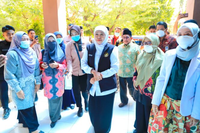 
					Gubernur Khofifah Turun Langsung ke Sumenep Tangani KLB Campak, Kuatkan Kolaborasi dan Sosialisasi Terpadu Lintas Sektor