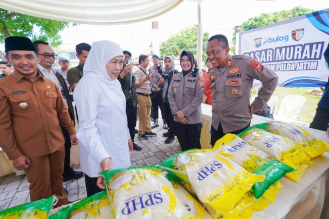 
					Kendalikan Inflasi dan Perkuat Ketahanan Pangan di Jatim, Gubernur Khofifah Gelar Pasar Murah di Kota Pasuruan