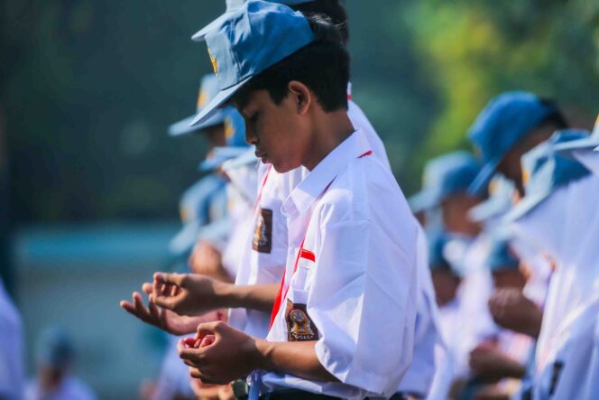 
UPACARA HUT KE-80 RI DI SEKOLAH RAKYAT