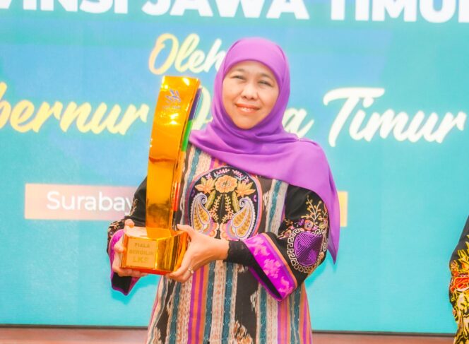 
Jawa Timur Cetak Hattrick Juara LKS Nasional, Gubernur Khofifah Beri Bonus untuk Semua Kontingen