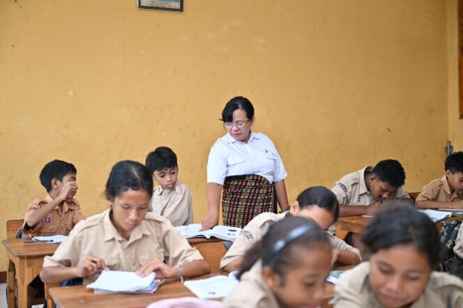 
Kemendikdasmen Perkuat PPG demi Cetak Guru Inklusif dan Kompeten