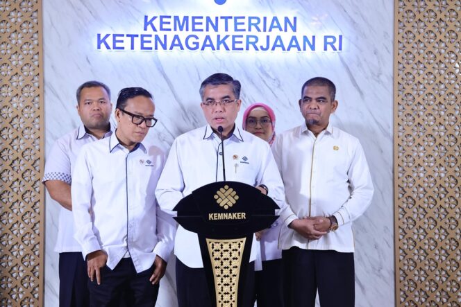 
Menaker Ajak Perusahaan Dukung Pekerja Rayakan HUT ke-80 RI