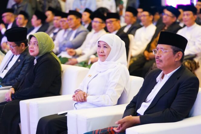 
Ithlaq Hari Santri 2025 di Jombang, Gubernur Khofifah Ingatkan Resolusi Jihad 9 September 1945, Awal Kobaran Semangat Santri untuk NKRI