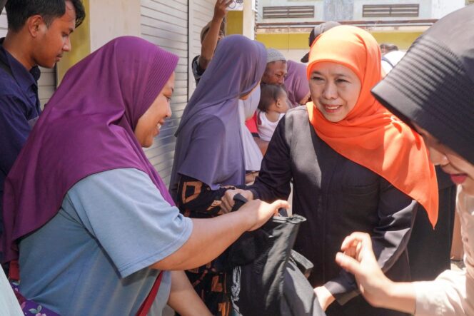 
					Air Bersih untuk Warga, Gubernur Khofifah Tinjau Pipanisasi 1.600 Meter di Situbondo yang Siap Layani 350 Rumah Tangga