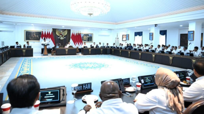 
Presiden Pimpin Sidang Kabinet, Bahas Langkah Strategis Hadapi Dinamika Bangsa