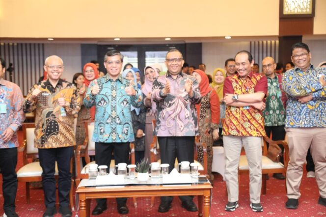 
Kehadiran Wamenaker Afriansyah Noor Perkuat Agenda Produktivitas dan Perlindungan Pekerja