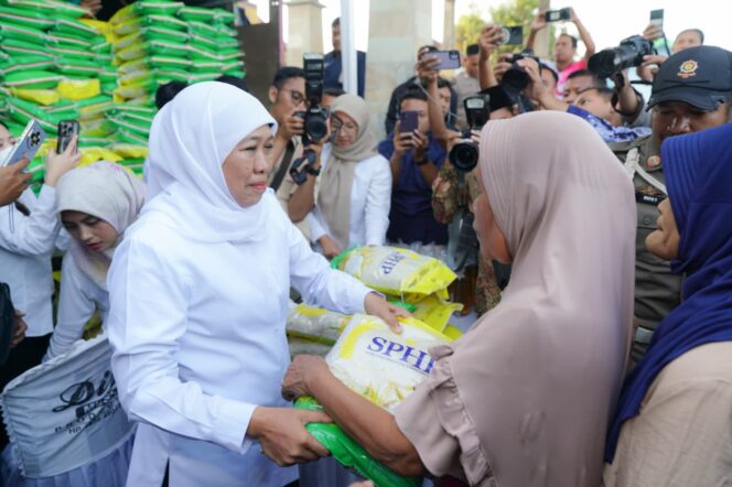 
					Gubernur Khofifah Tinjau Pasar Murah di Jombang, Sembako Dijual di Bawah HET untuk Ringankan Beban Warga
