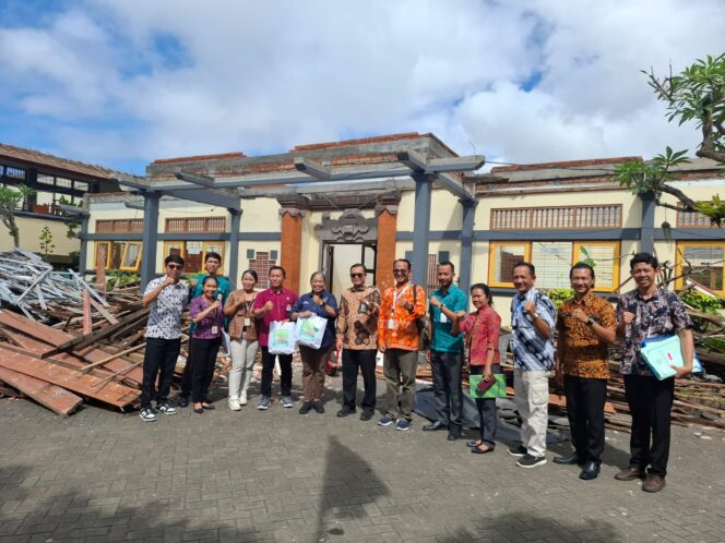 
Kemendikdasmen Salurkan Bantuan untuk Sekolah Terdampak Banjir di Bali
