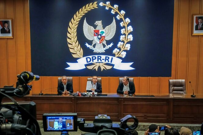 
DPR RI Umumkan Enam Keputusan, Tanggapi 17+8 Tuntutan Rakyat