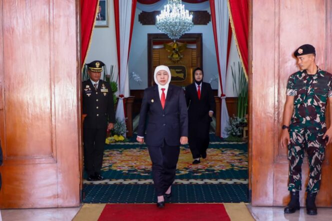 
					Hari Kesaktian Pancasila, Gubernur Khofifah Ingatkan Pentingnya Gotong Royong dan Kepentingan Bersama