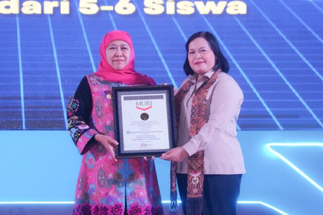 
					Gubernur Khofifah Dorong Generasi Muda Berani Berinovasi Lewat Double Track, 1.600 Kelompok Usaha Lahir di Jatim