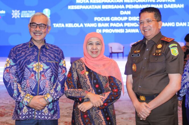 
Gubernur Khofifah Dorong Bupati/Wali Kota Peka Tangani Masalah Sosial Lewat Implementasi Restorative Justice