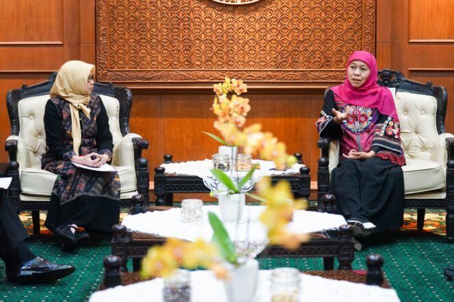 
					Gubernur Khofifah: Literasi Keuangan Naik, Saatnya Wujudkan Masyarakat Cerdas dan Mandiri Finansial