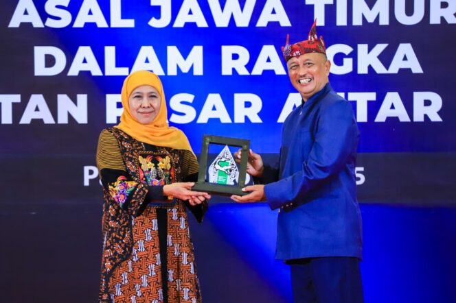 
					Gubernur Khofifah Ajak Warga Jatim di Sulteng Jadi Duta Persaudaraan dan Penggerak Kemitraan Dagang