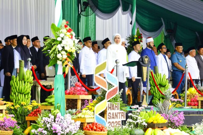 
					Gubernur Khofifah: Santri Bisa Jadi Apa Saja, Dari Ulama hingga Jenderal