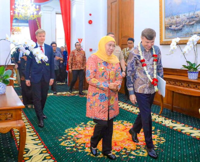 
Gubernur Khofifah Tegaskan Jatim Siap Jadi Mitra Strategis Rusia dalam Pengembangan Industri Maritim