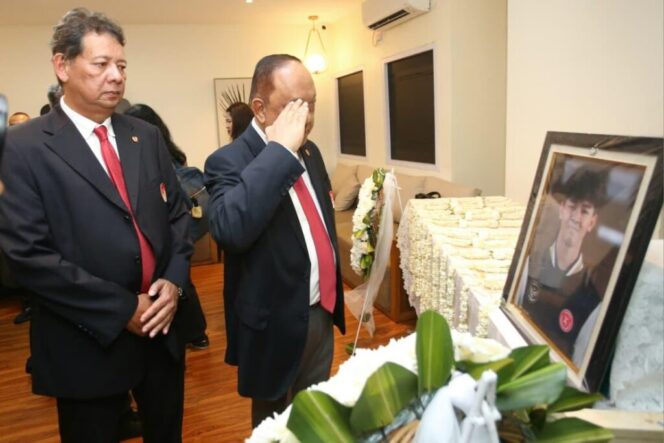 
					Indonesia Berduka, Atlet Gimnastik Naufal Takdir Al Bari Dimakamkan di Tanah Air