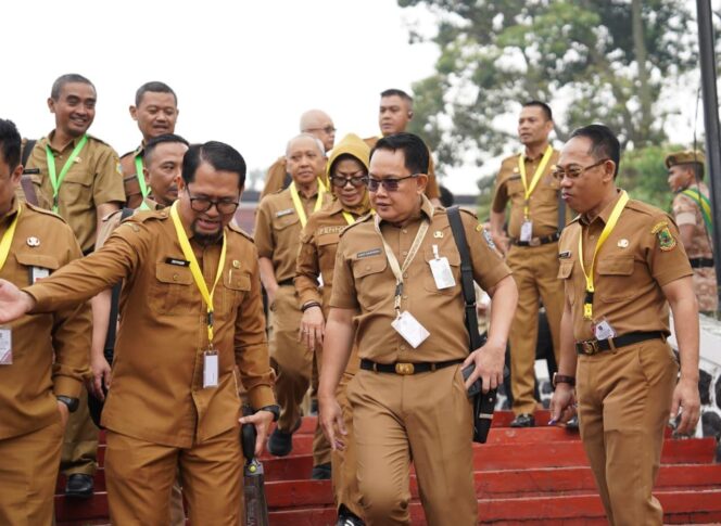 
Pemprov Jatim Usulkan Rp 10 Triliun Program ke Pemerintah Pusat, Respons Atas Pengurangan TKD Tahun 2026