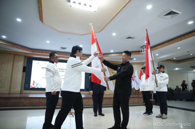 
					Menpora Lepas Tim Indonesia ke Asian Youth Games dan Islamic Solidarity Games 2025