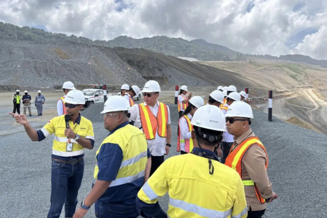 
Imigrasi Temukan Indikasi Pelanggaran Ribuan TKA