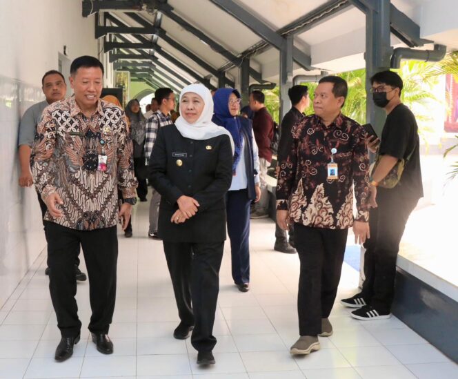 
					Gubernur Khofifah Tegaskan Peran Orang Tua dan Guru Menjadi Kunci Keberhasilan TKA Siswa di Jatim