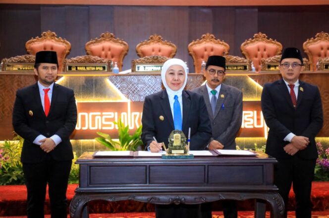 
					Gubernur Khofifah: APBD Jatim 2026 Tetap Prioritaskan PKH Plus, KRTP, dan Rutilahu Meski Ada Kontraksi Pendapatan