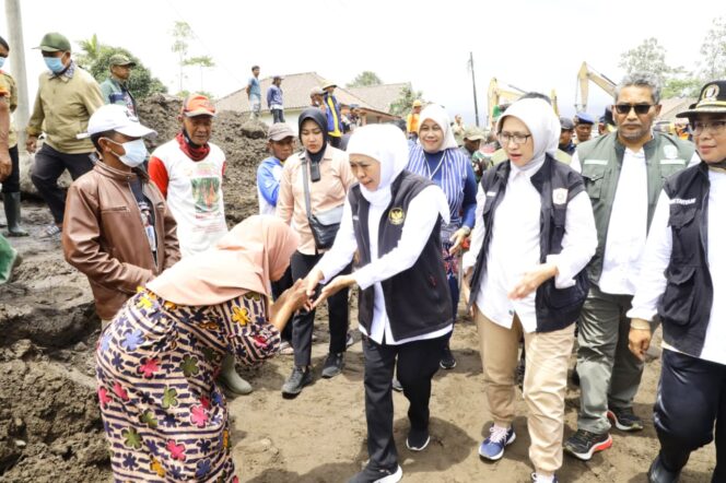 
					Gubernur Khofifah Pastikan Kesiapan Posko, Dapur Umum, dan Layanan Kesehatan Pengungsi APG Semeru