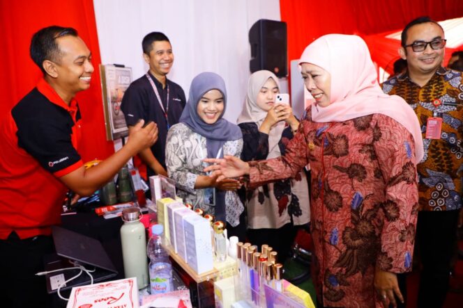 
					Jatim Kembali Mendunia, Gubernur Khofifah Lepas Pengiriman Ekspor IKM Desa Devisa Senilai Rp5,8 Miliar