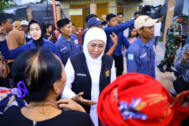 
Gubernur Khofifah Pantau Langsung Infrastruktur Air Bersih, IPAL, TPS3R Hingga RTLH di Desa Kepuhanyar Mojokerto