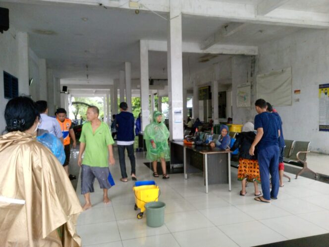 
					Kemenhub Berupaya Pulihkan Layanan Transportasi Terdampak Bencana di Sumatra