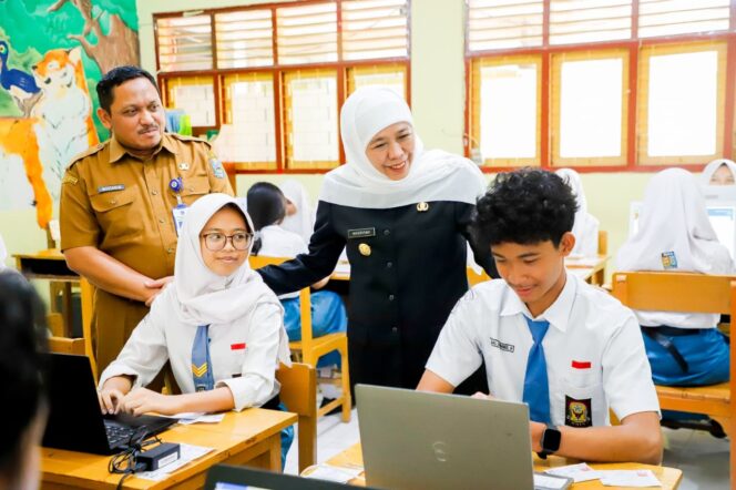 
					Gubernur Khofifah: TKA Harus Berjalan Lancar, Infrastruktur Digital Tidak Boleh Gagal