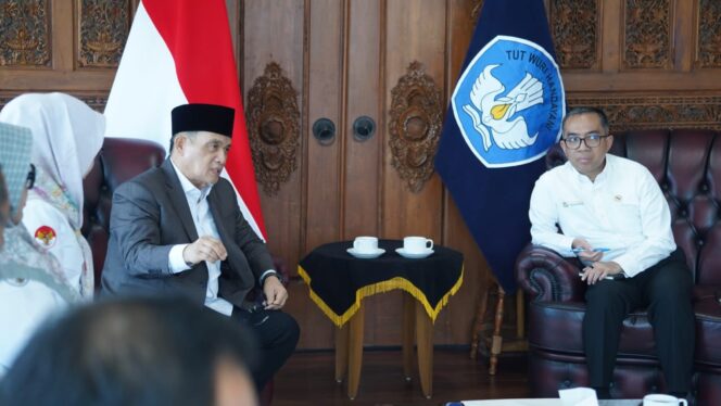 
					Kolaborasi Kemenag-Kemendikti Saintek: Dorong Madrasah Masuk Program Sekolah Garuda