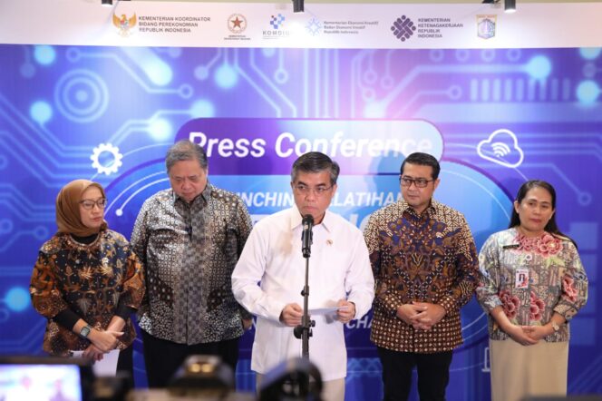 
					Antisipasi Padatnya Nataru, Menaker Anjurkan WFA di Akhir 2025